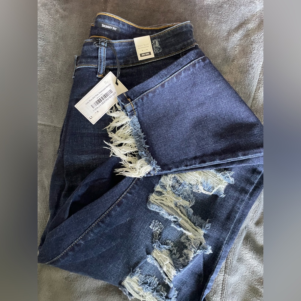 NWT - Judy blue 22W destroyed skinny jeans